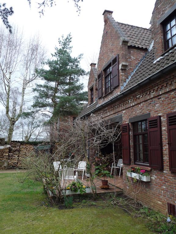 B&B 'T Nieuw Lijsternest Wezembeek-Oppem ภายนอก รูปภาพ
